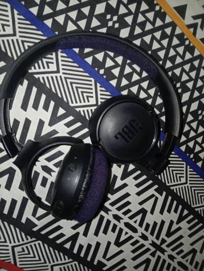 JBL Bluetooth Wireless Headphones - Excellent Condition