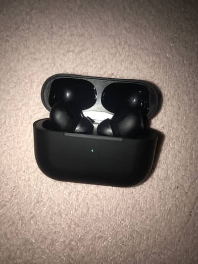Official apple earpods just 3 months used with free case