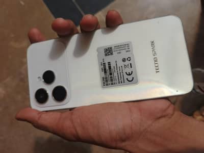 Tecno spark 40