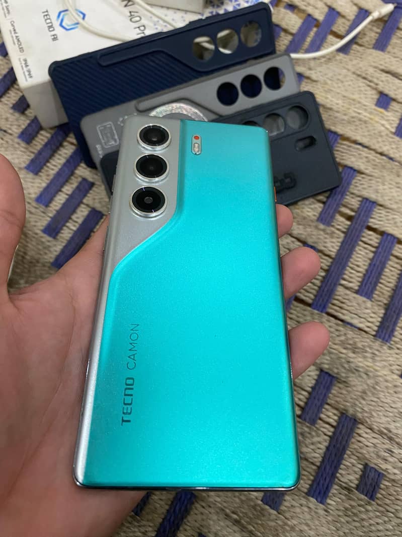 Tecno CAMON 40 Pro 0