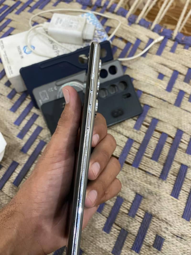 Tecno CAMON 40 Pro 4