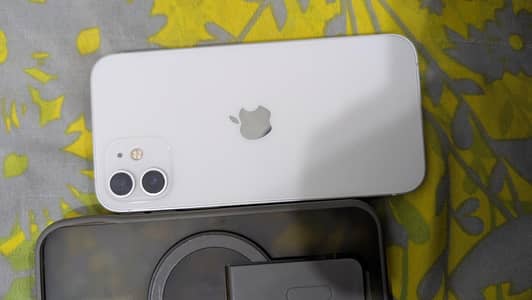 Apple iPhone 12
