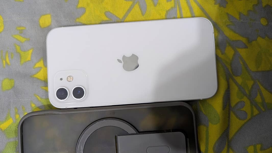 Apple iPhone 12 0