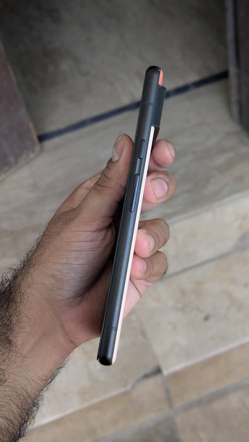 Google Pixel 6 4