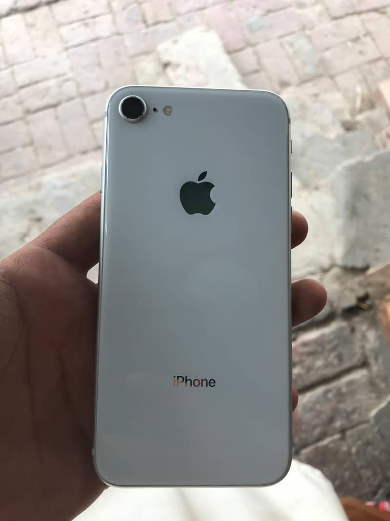 Apple iPhone 8 1
