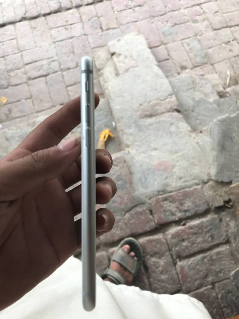 Apple iPhone 8 5