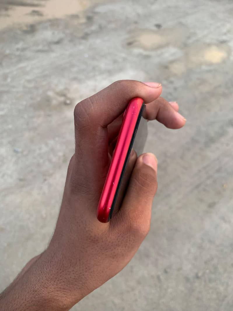 Apple iPhone 11 4