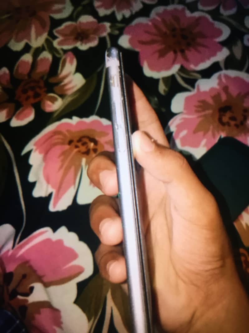 Apple iPhone 6S 8