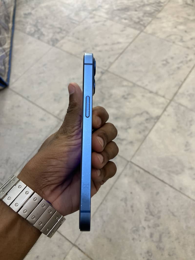 Apple iPhone 13 3