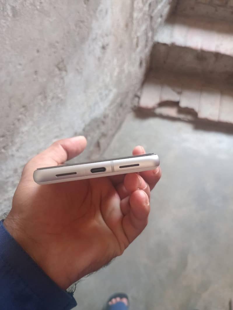 Google Pixel 7 5