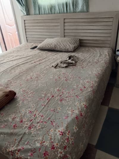 Bed without mattress 3 door cupboard available for urgent sell