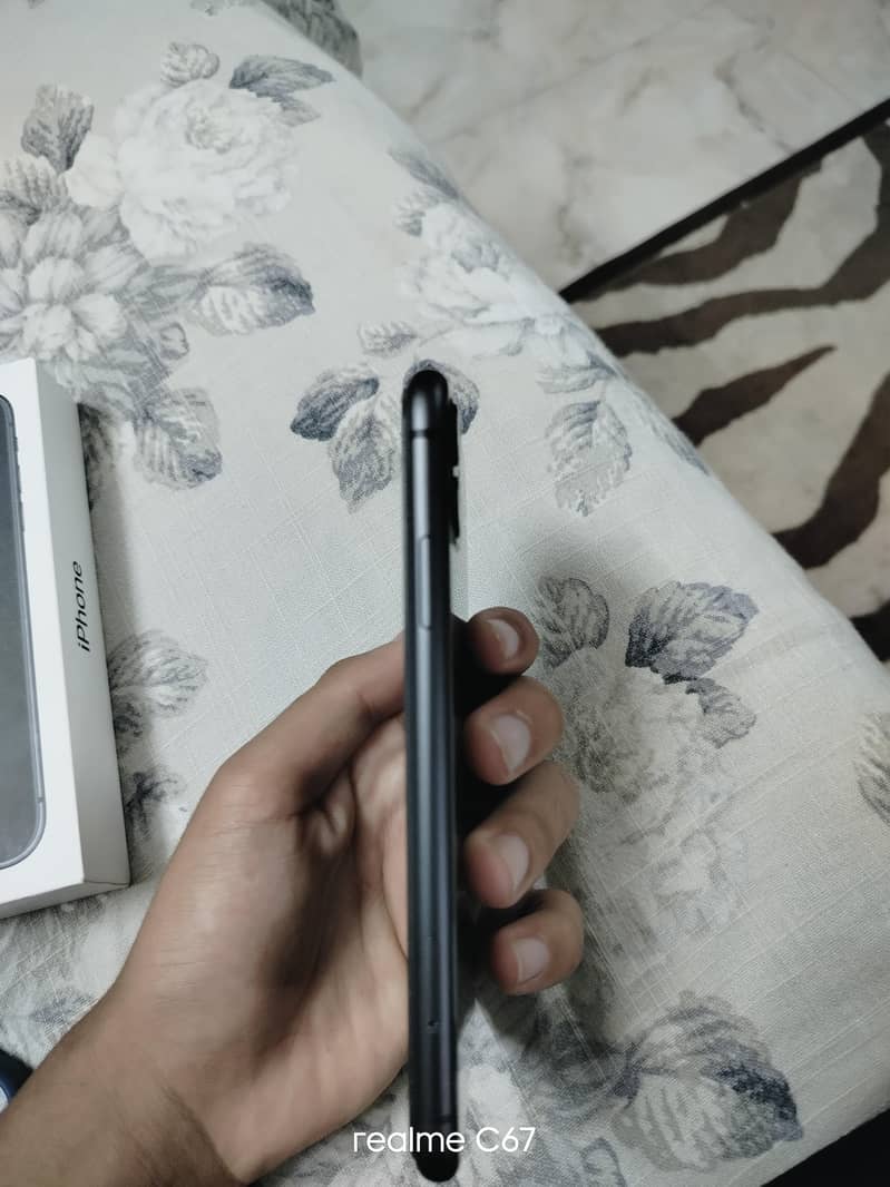Apple iPhone 11 5