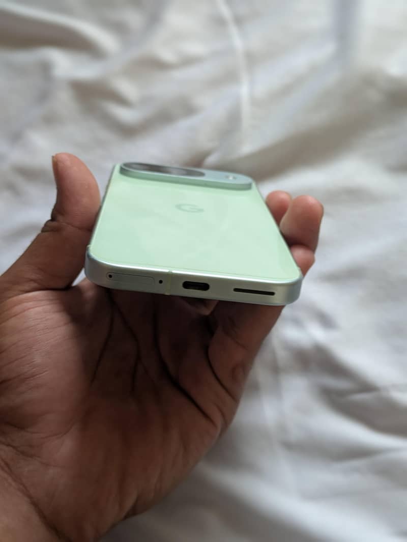 Google Pixel 9 mint condition. 1