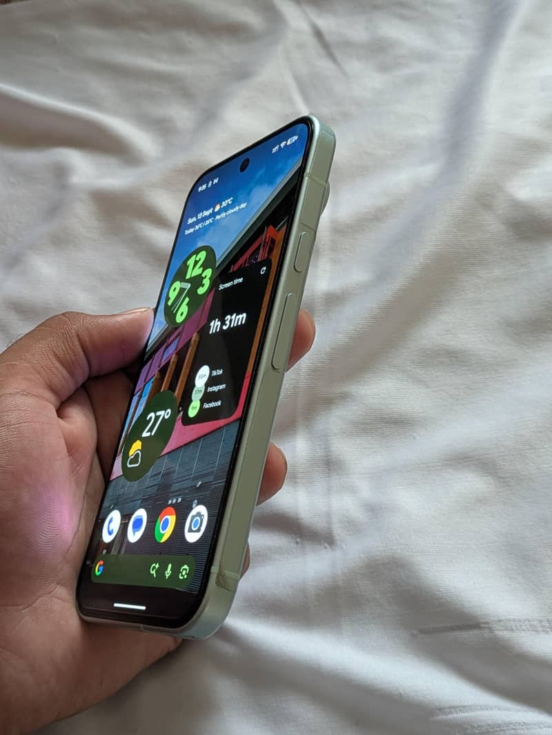Google Pixel 9 mint condition. 4