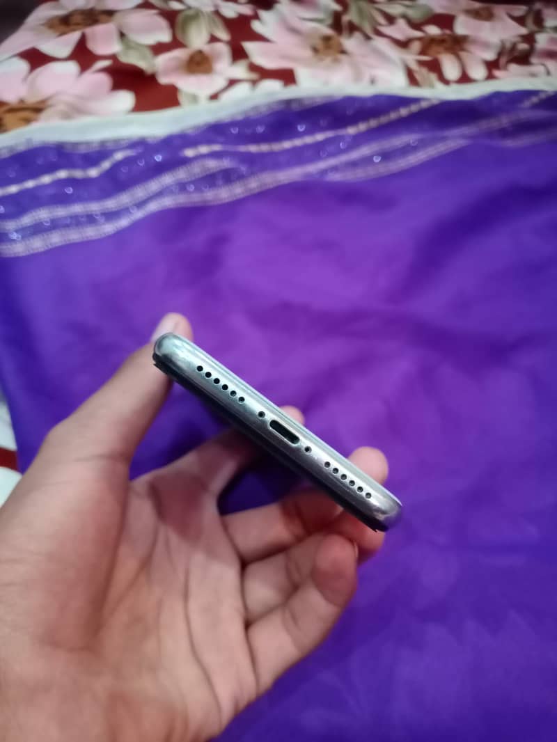 Apple iPhone X 0