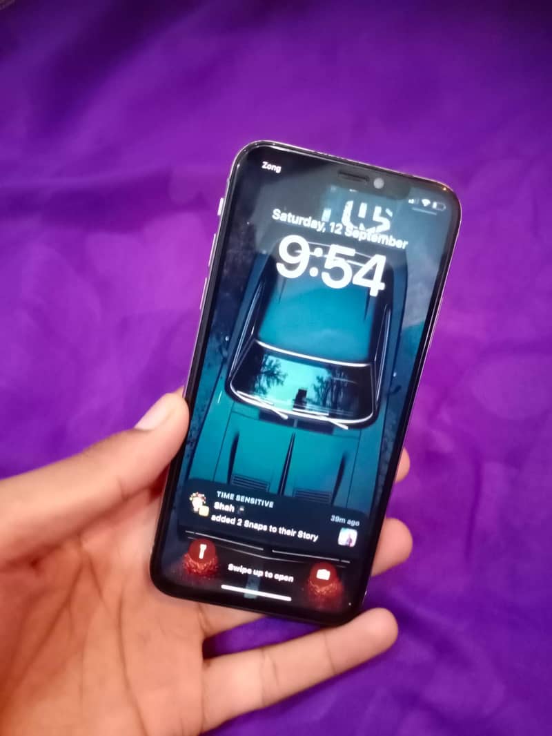 Apple iPhone X 5