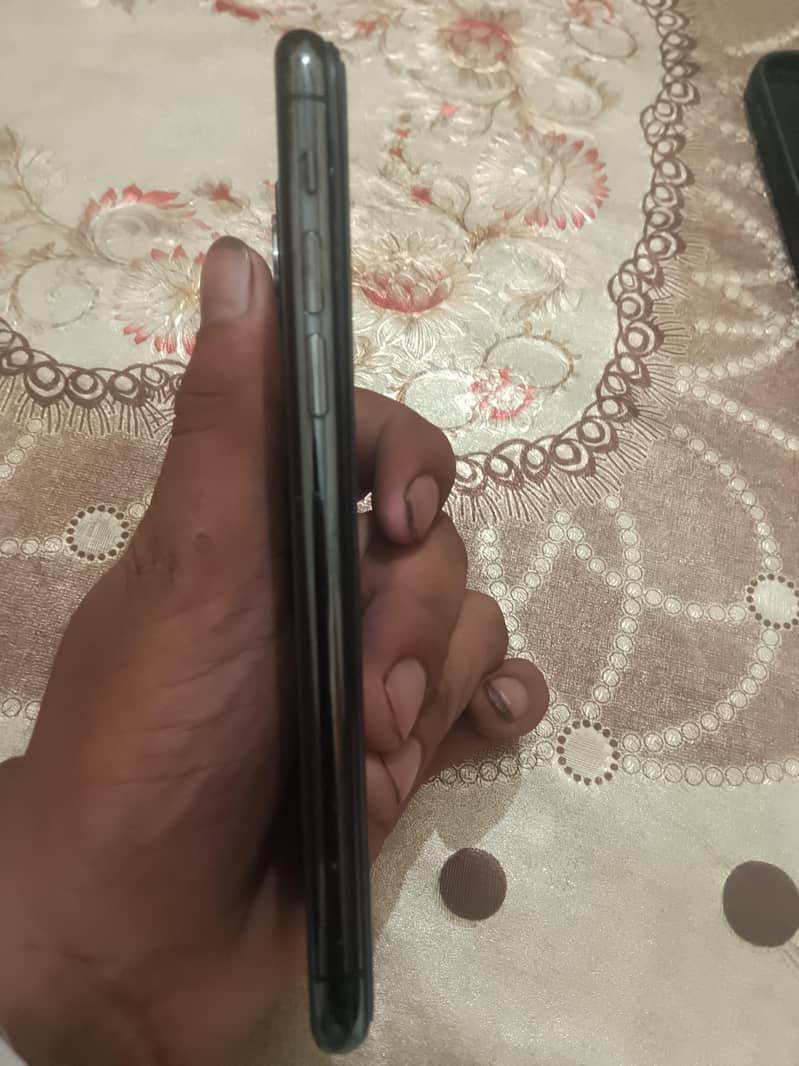 Apple iPhone 11 Pro 0