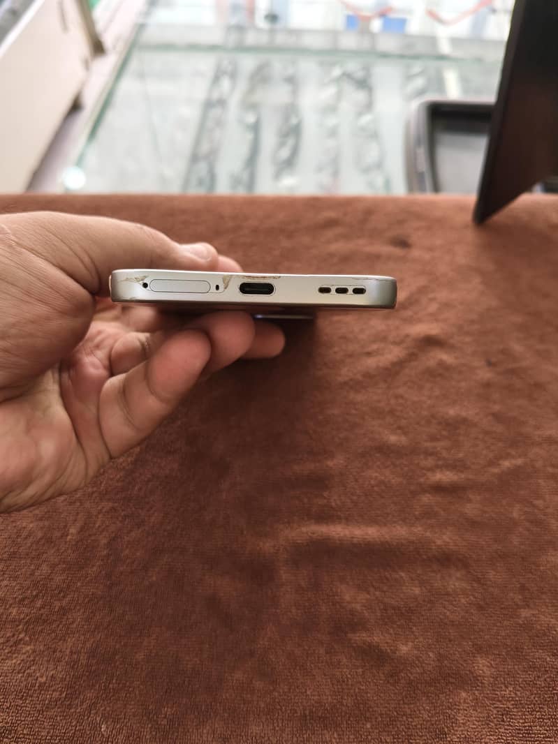 OPPO A6 pro 4
