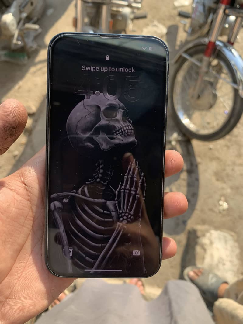 Apple iPhone 13 2
