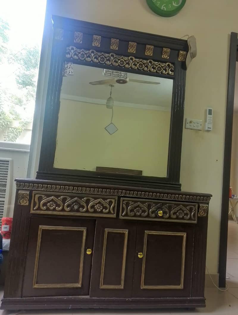 Bed/side tables/dressing table 3