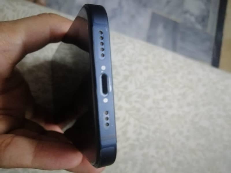 Apple iPhone 13 2