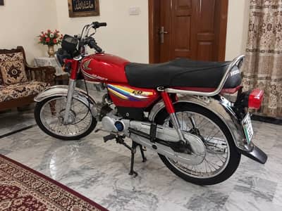 Honda CD70 bike __ 03279583582