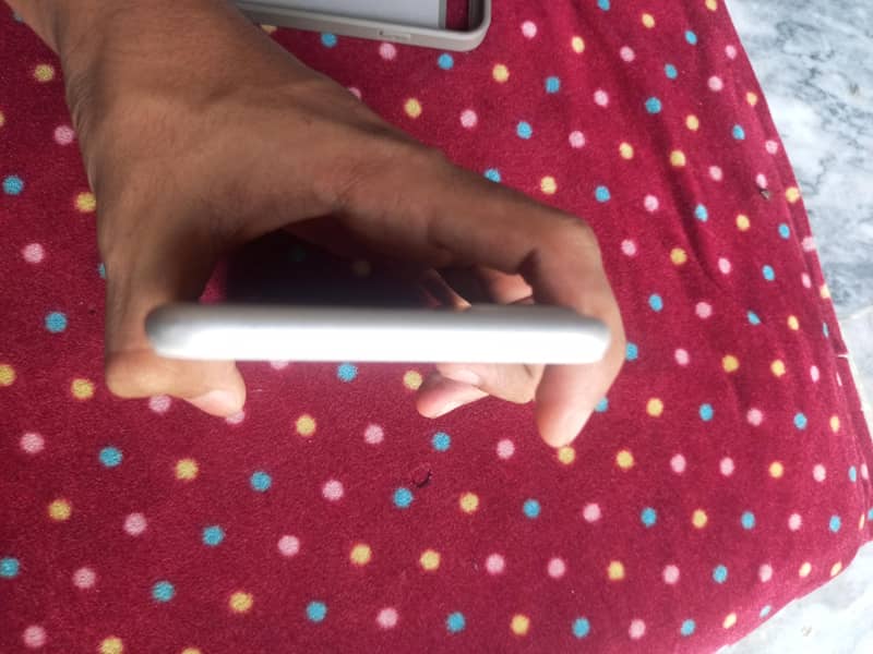 Apple iPhone 7 Plus 4
