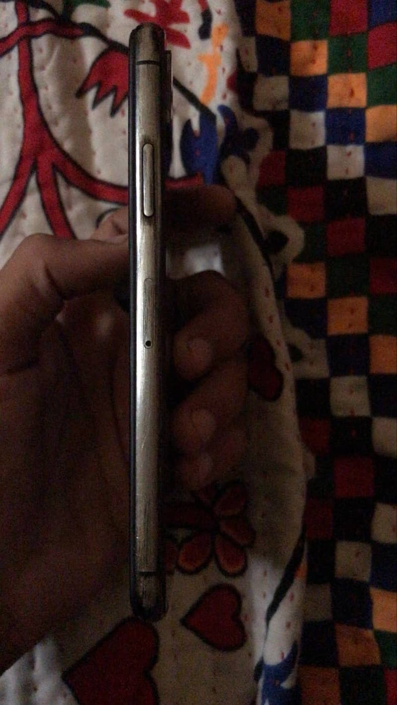 Apple iPhone X 3