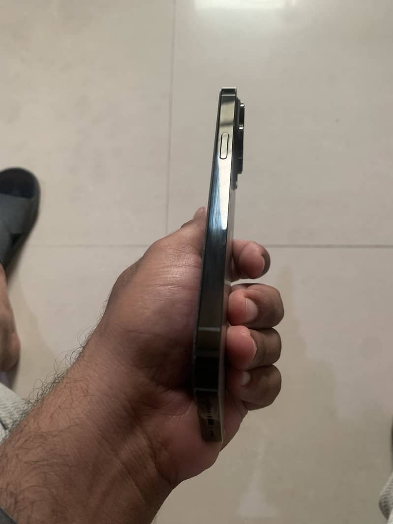 Apple iPhone 14 Pro Max 4