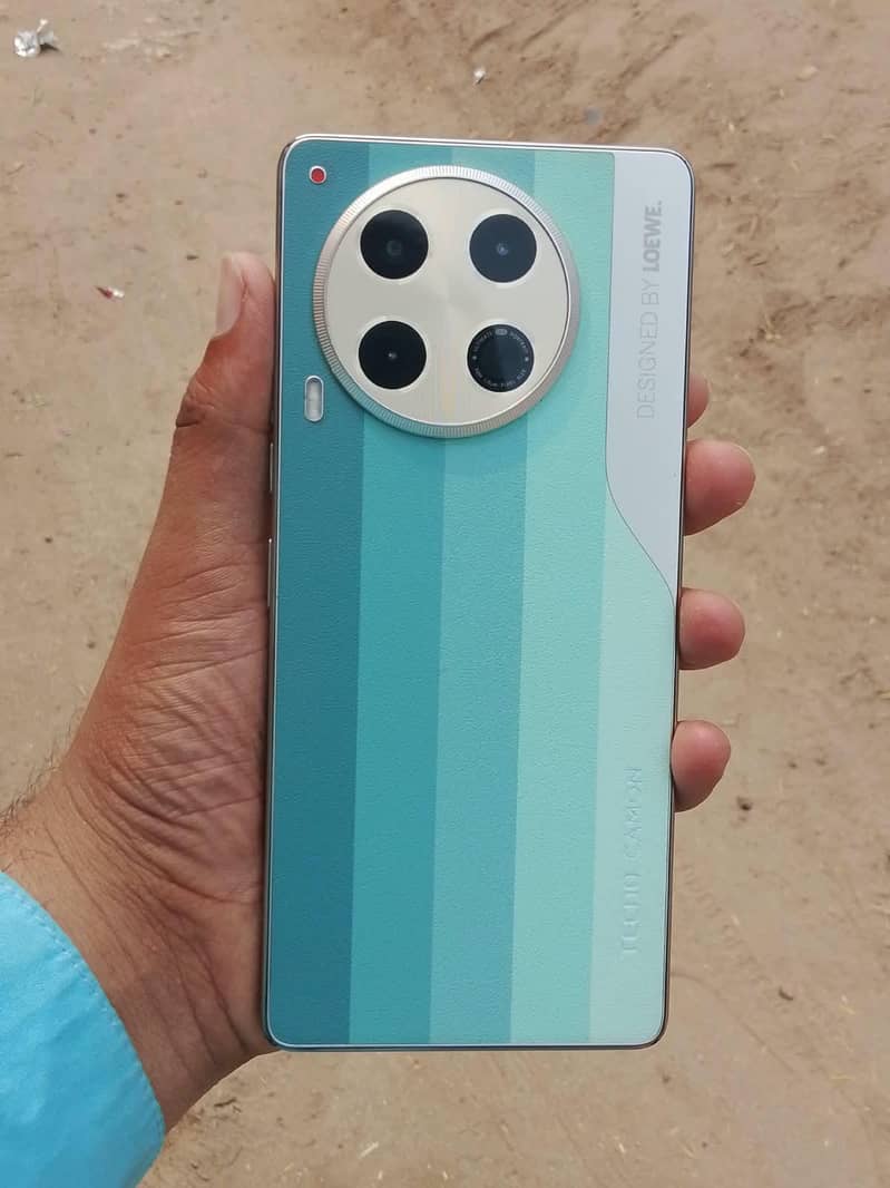 Tecno CAMON 30 1