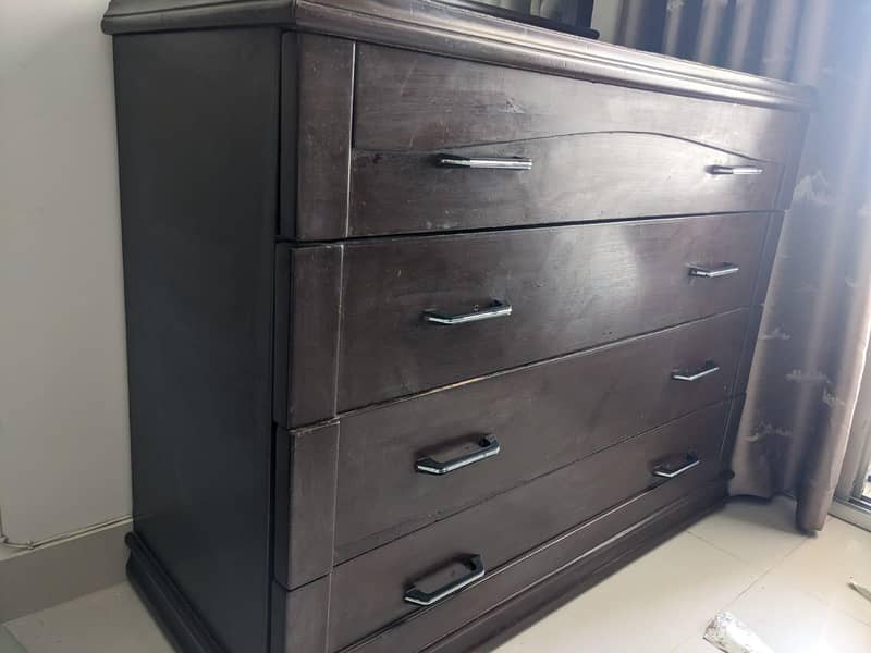 Bed side drawers and Dressing table 4