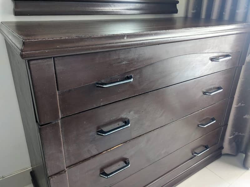Bed side drawers and Dressing table 6