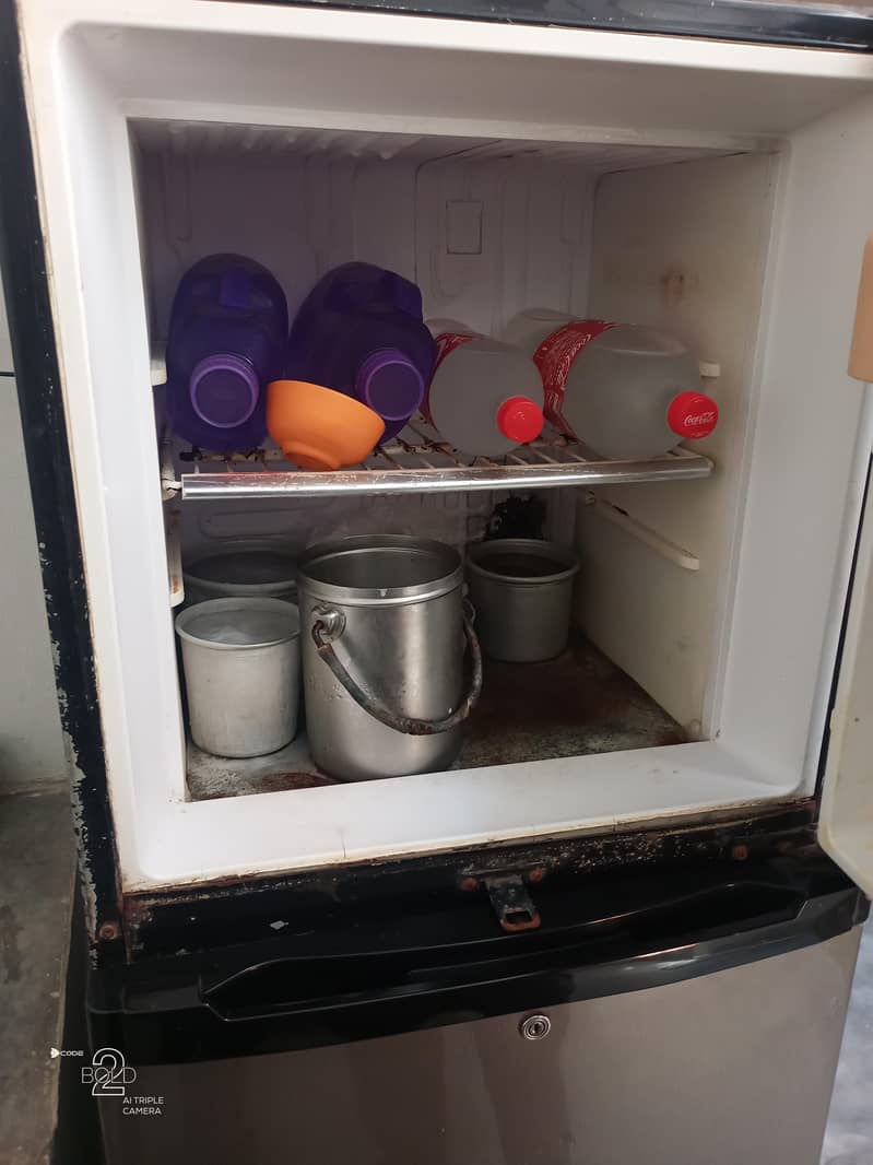 Refrigerator Medium size 2