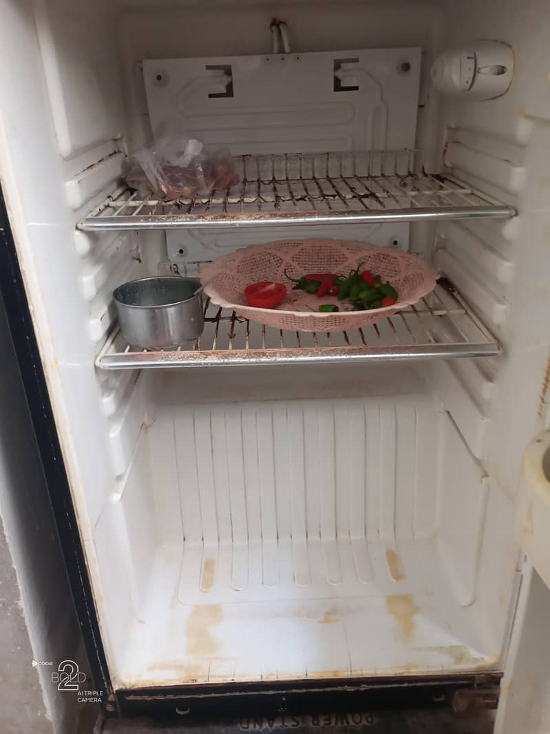 Refrigerator Medium size 3
