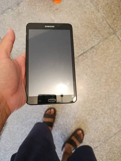 Samsung Galaxy TAB4 (sm-230)