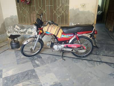 CD 70 cc Atlas Honda 2019 Model VVIP one handed used
