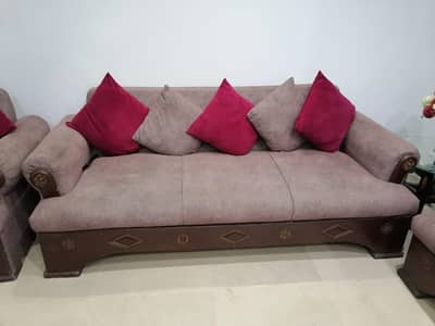 6 Seater Sofa Set - Beautiful and Good Condition