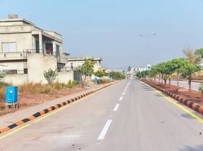 40*80 Plot, Park Facing for sale in Cabinet Society E-16/17, E-17/3