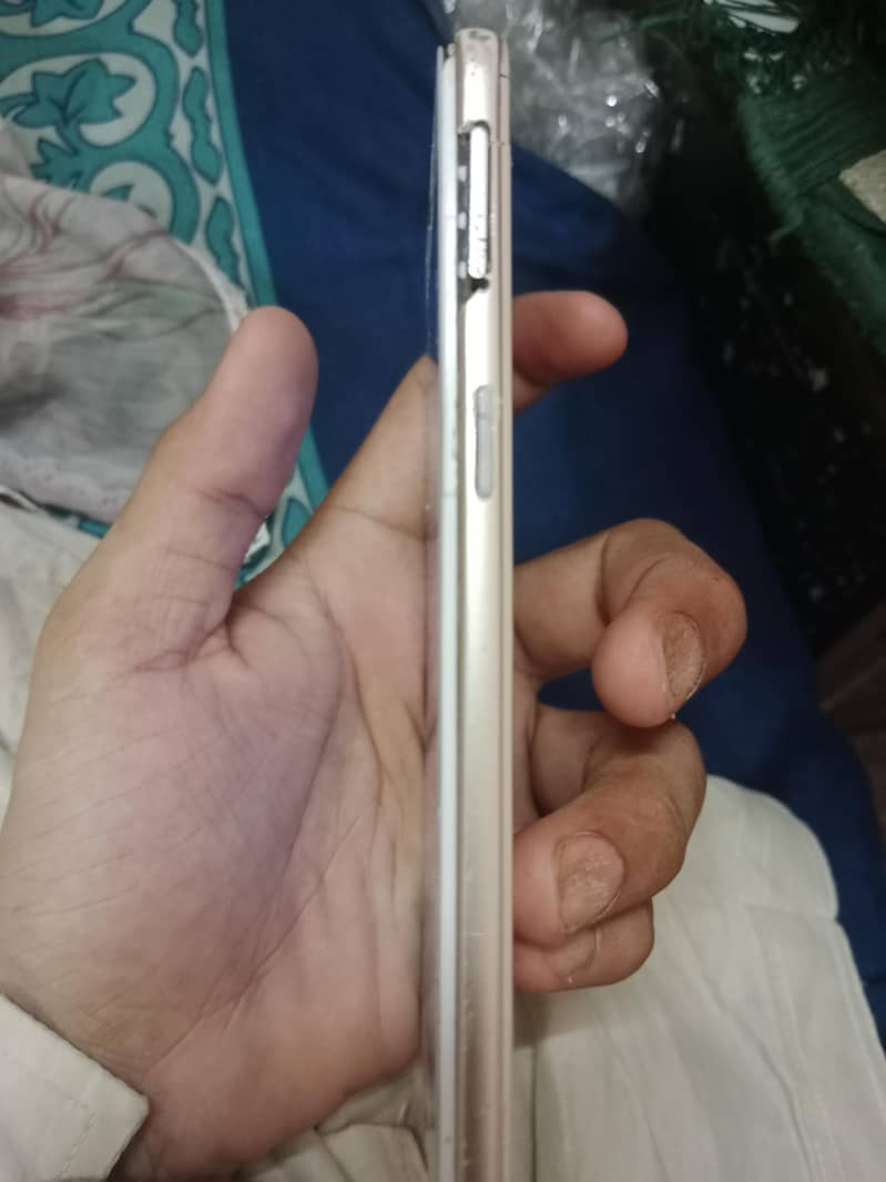 OPPO A37 1