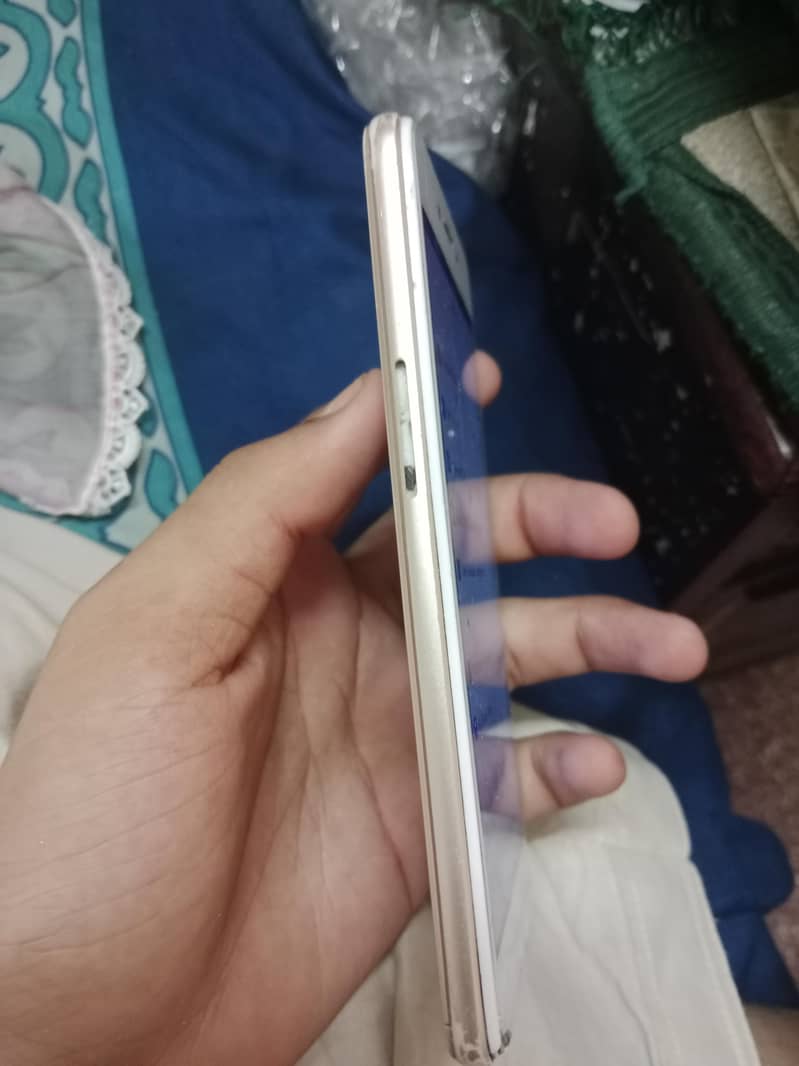 OPPO A37 2