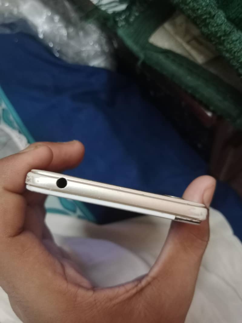OPPO A37 5
