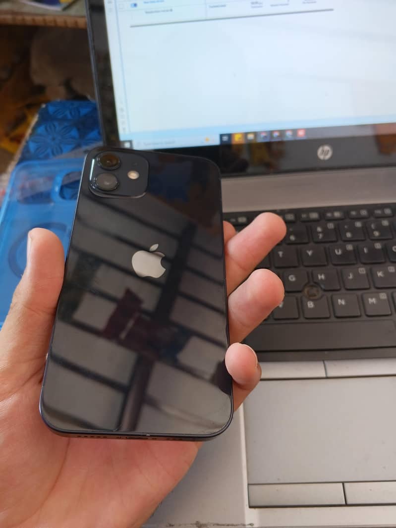 Apple iPhone 12 6