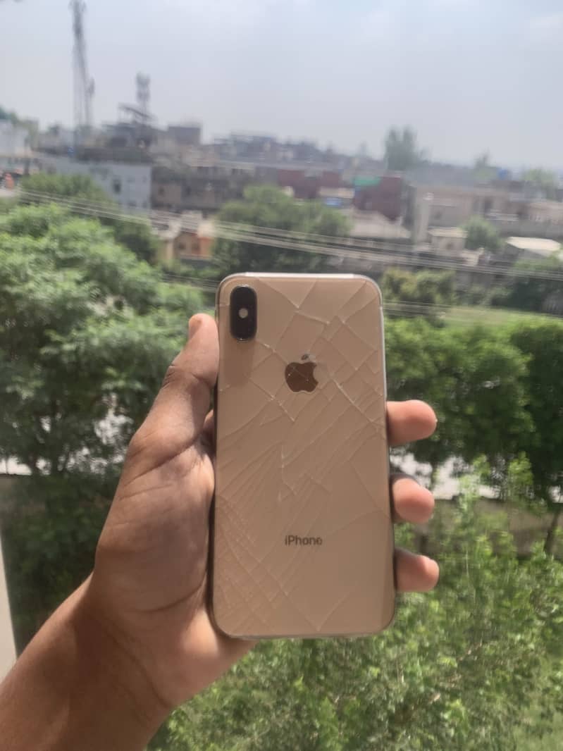 Apple iPhone XS 4