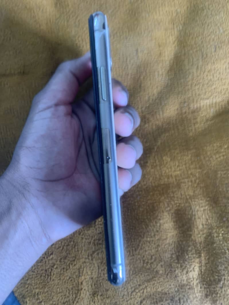Apple iPhone XS 6