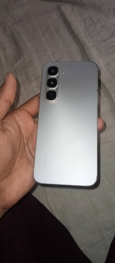 urgent for  sale Infinix Hot 60 Pro 9/10 4 months warranty