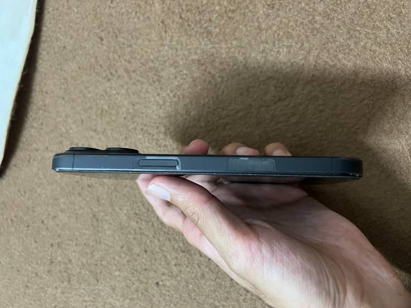Apple iPhone 15 Pro 1