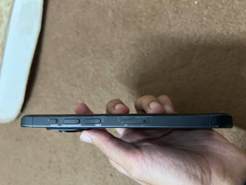 Apple iPhone 15 Pro 2