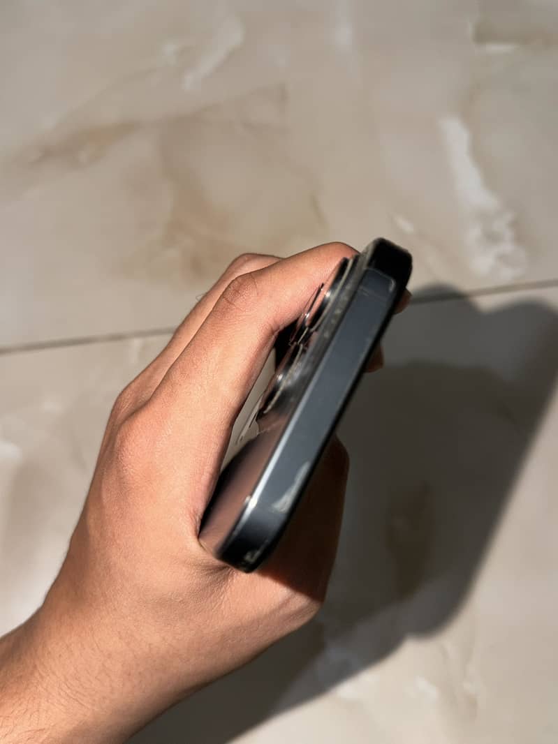 Apple iPhone 15 Pro 9