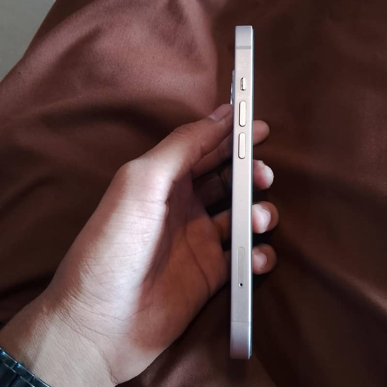 Apple iPhone 13 1