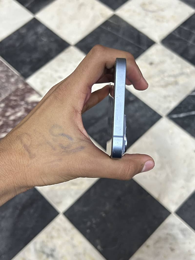 Apple iPhone 14 Plus 1